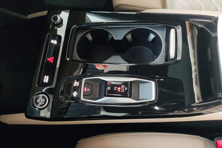 Used Audi A6L e-tron 2026 Model First Launch Qiankun Smart Driving Edition Gear Lever