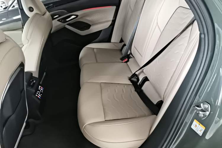 Used Audi A6L e-tron 2026 Model First Launch Qiankun Smart Driving Edition Left Rear Seat