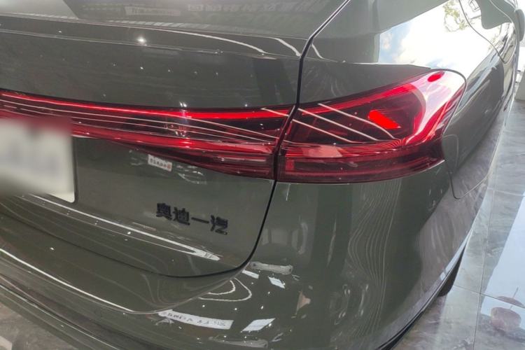 Used Audi A6L e-tron 2026 Model First Launch Qiankun Smart Driving Edition Right Rear Taillight