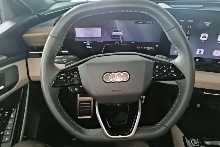 Used Audi A6L e-tron 2026 Model First Launch Qiankun Smart Driving Edition Steering Wheel