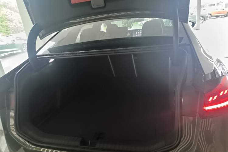 Used Audi A6L e-tron 2026 Model First Launch Qiankun Smart Driving Edition Trunk
