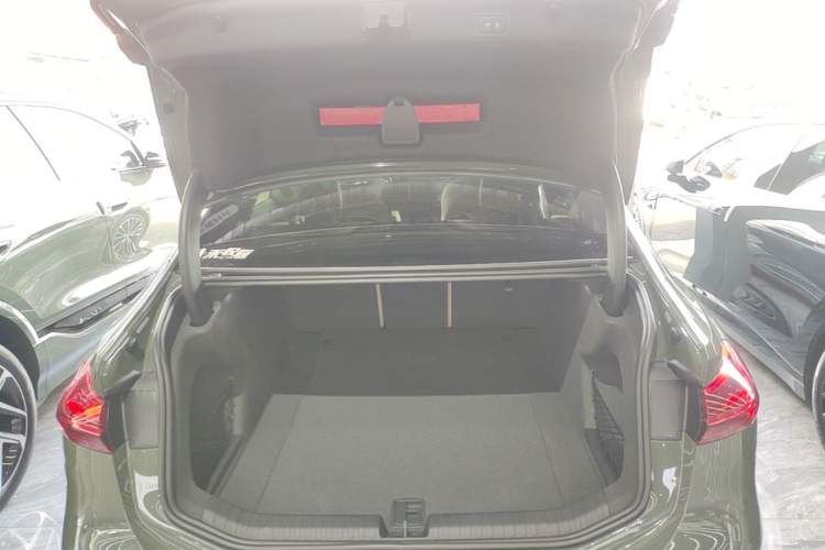 Used Audi A6L e-tron 2026 Model First Launch Qiankun Smart Driving Edition Trunk