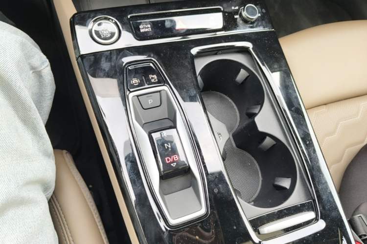 Used Audi A6L e-tron 2026 Model First Launch Qiankun Smart Driving Edition Gear Lever
