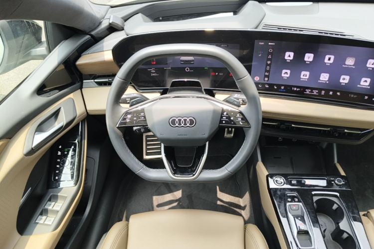 Used Audi A6L e-tron 2026 Model First Launch Qiankun Smart Driving Edition Steering Wheel