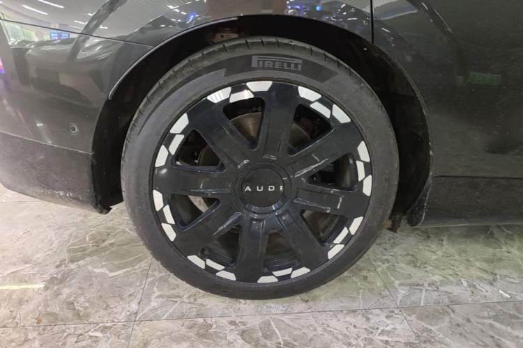 Used Audi E7X 2026 Pioneer Quattro Model Right Rear Wheel Hub