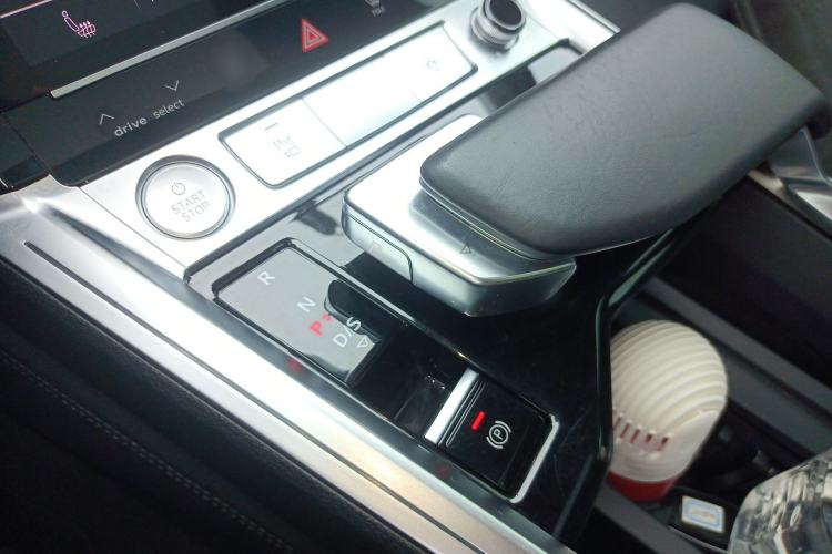 Used Audi e-tron 2019 55 quattro Technology Edition Gear Lever