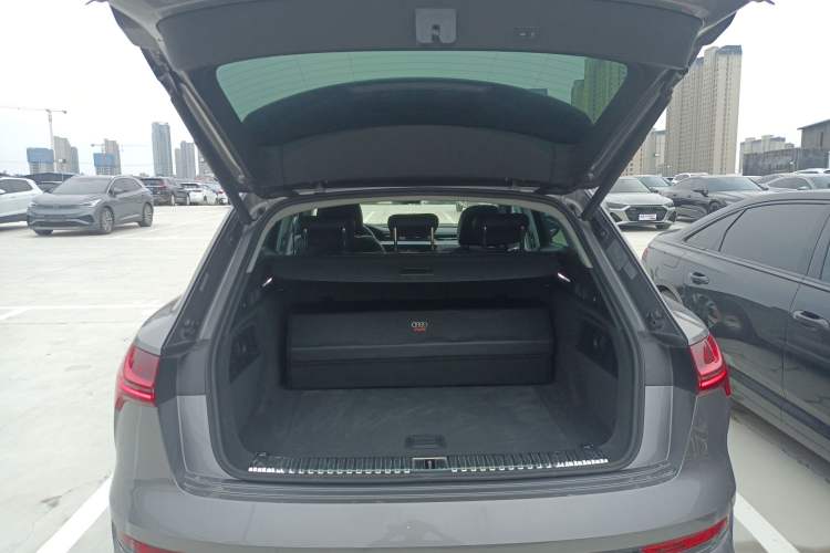 Used Audi e-tron 2019 55 quattro Technology Edition Trunk