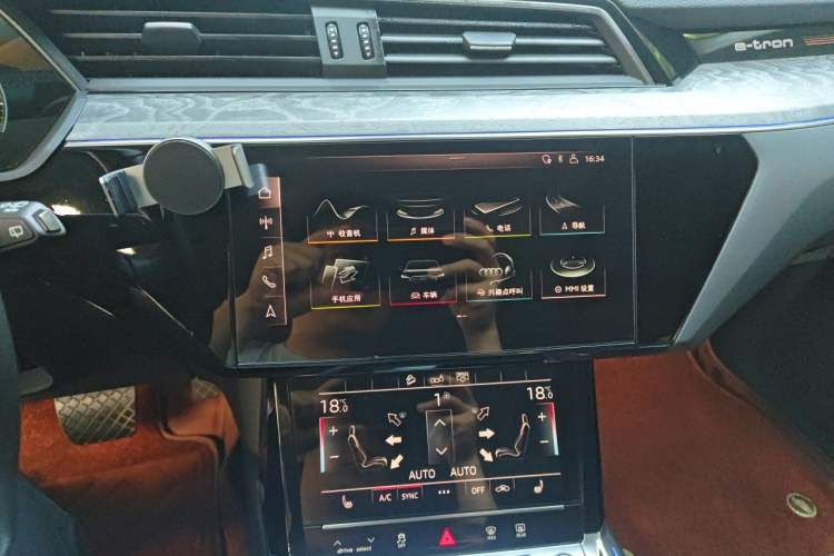 Used Audi e-tron 2019 55 quattro Fashion Edition Audio And AC Panel