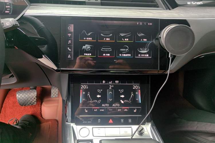 Used Audi e-tron 2019 55 quattro Fashion Edition Audio And AC Panel