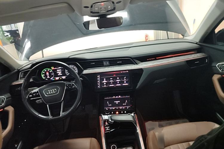 Used Audi e-tron 2019 55 quattro Fashion Edition Center Console