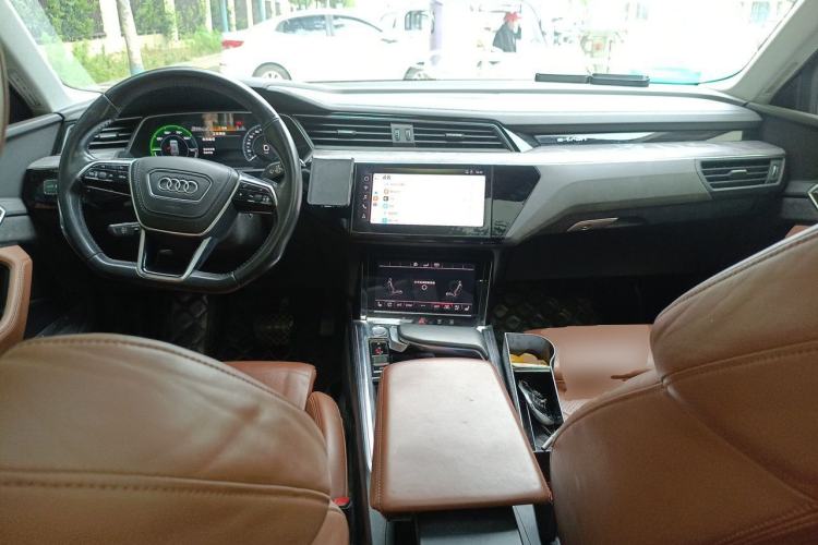 Used Audi e-tron 2019 55 quattro Technology Edition Center Console