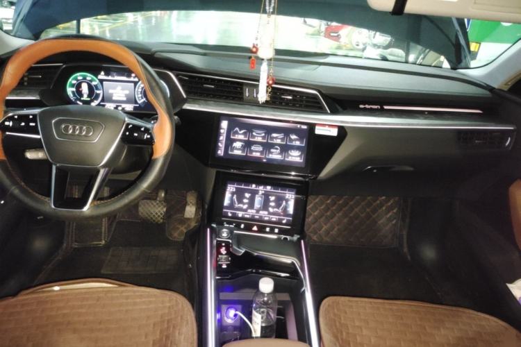 Used Audi e-tron 2019 55 quattro Technology Edition Center Console