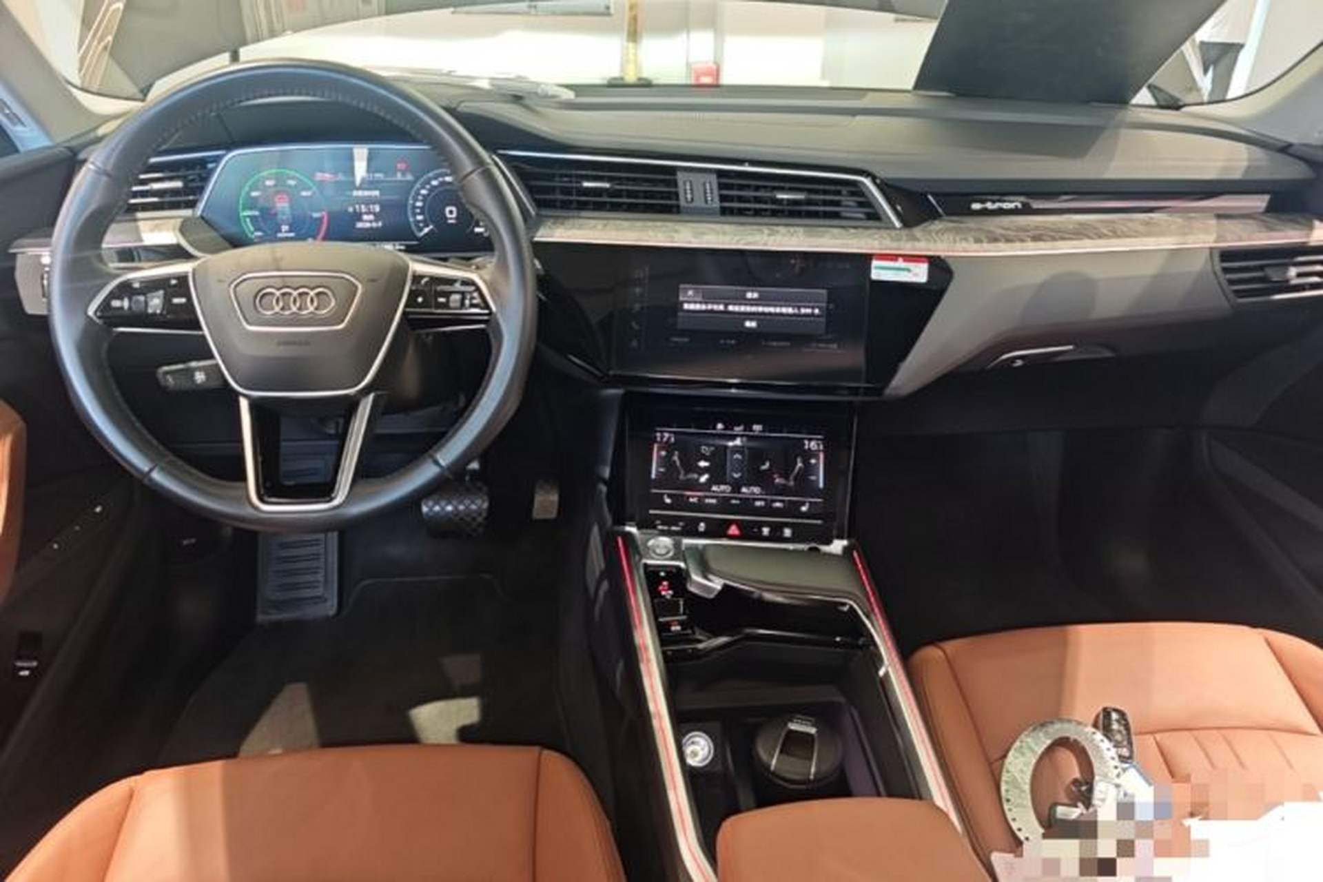 Used Audi e-tron 2019 55 quattro Fashion Edition Center Console