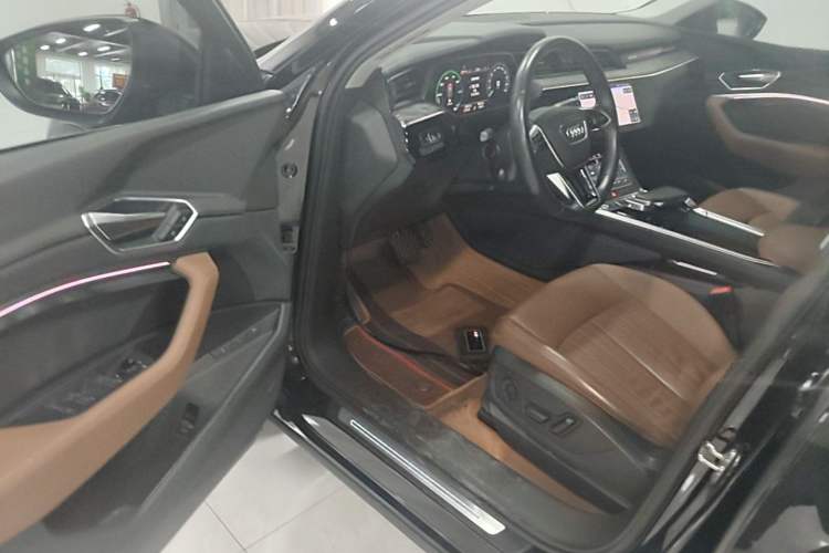 Used Audi e-tron 2019 55 quattro Fashion Edition Driver Seat