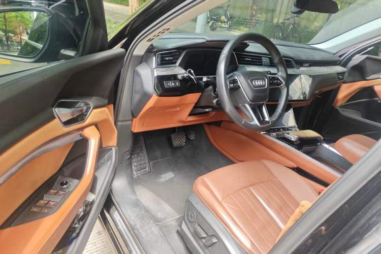 Used Audi e-tron 2019 55 quattro Fashion Edition Driver Seat