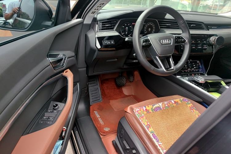 Used Audi e-tron 2019 55 quattro Fashion Edition Driver Seat