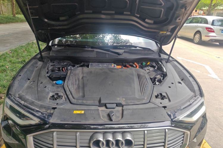 Used Audi e-tron 2019 55 quattro Fashion Edition Engine Bay