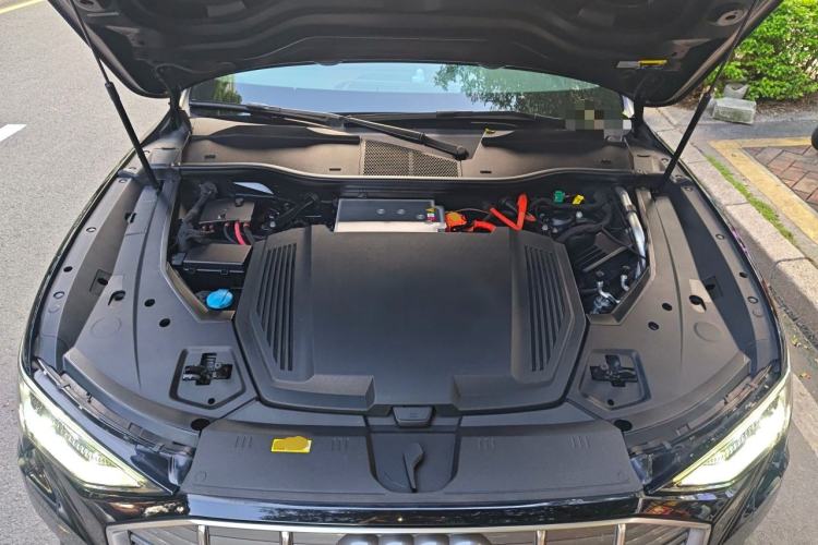 Used Audi e-tron 2019 55 quattro Fashion Edition Engine Bay