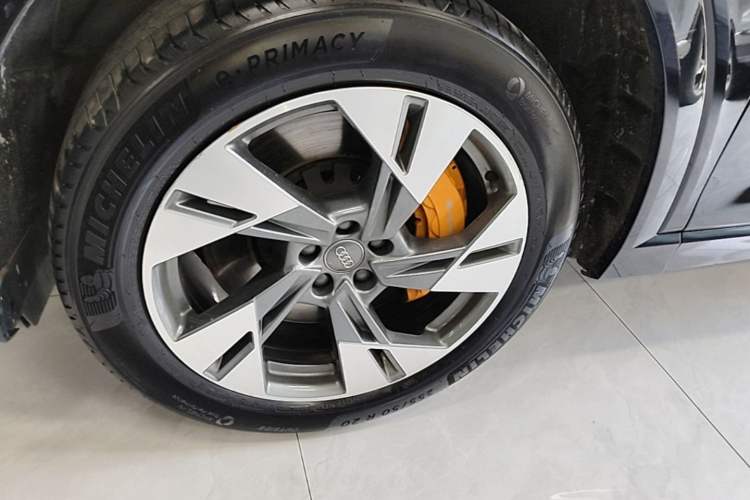 Used Audi e-tron 2019 55 quattro Technology Edition Exterior 4