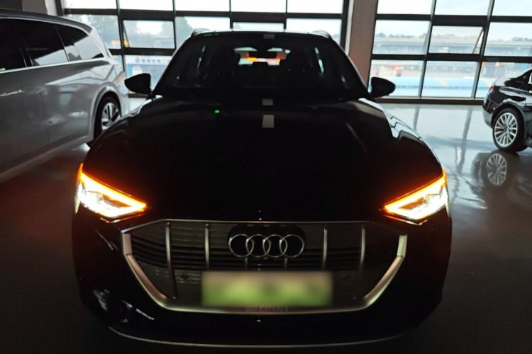 Used Audi e-tron 2019 55 quattro Technology Edition Front