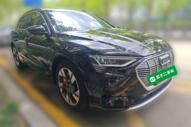 Used Audi e-tron 2019 55 quattro Fashion Edition Front Right 45 Deg