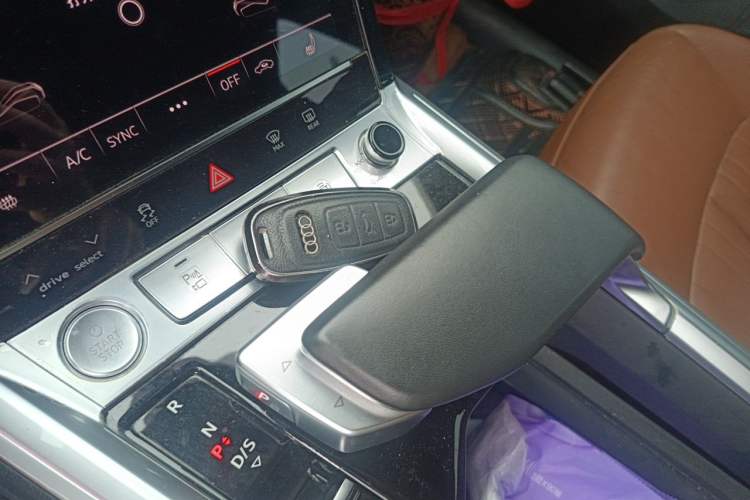 Used Audi e-tron 2019 55 quattro Fashion Edition Gear Lever