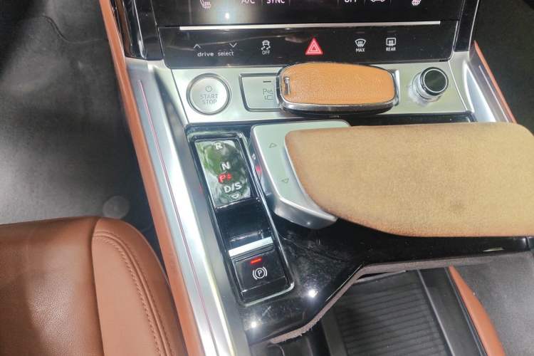Used Audi e-tron 2019 55 quattro Fashion Edition Gear Lever