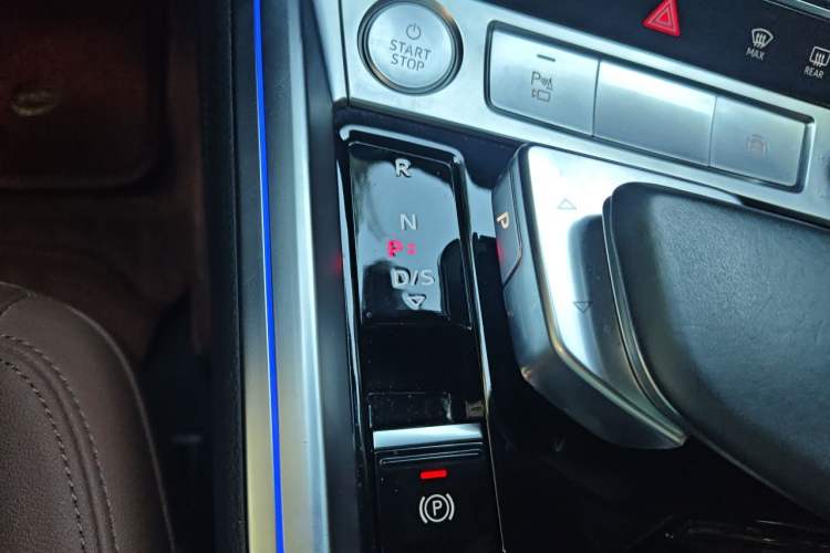 Used Audi e-tron 2019 55 quattro Fashion Edition Gear Lever