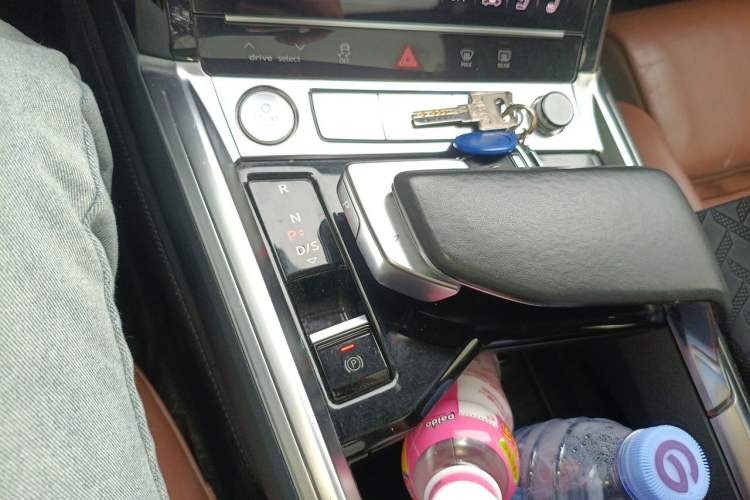 Used Audi e-tron 2019 55 quattro Technology Edition Gear Lever