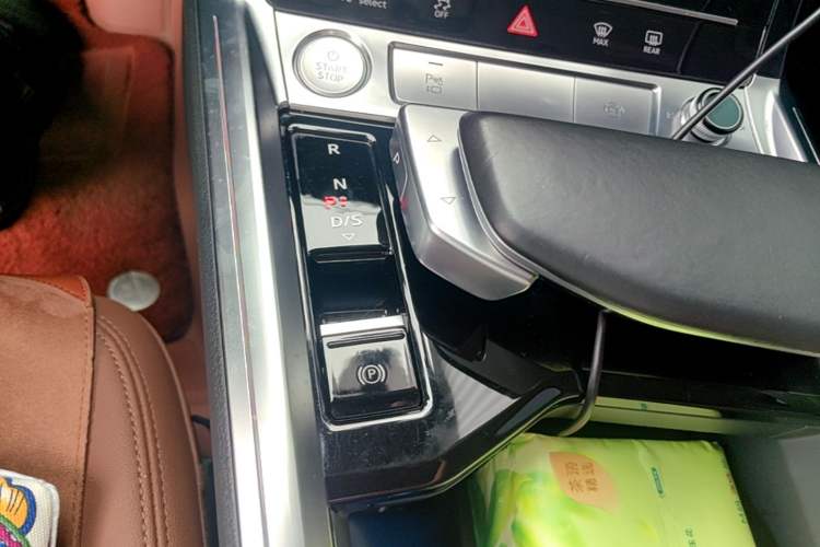 Used Audi e-tron 2019 55 quattro Fashion Edition Gear Lever