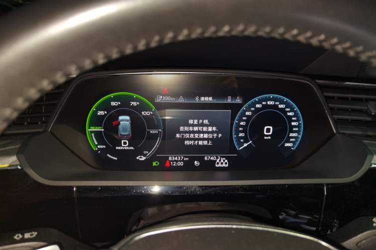 Used Audi e-tron 2019 55 quattro Fashion Edition Instrument Cluster