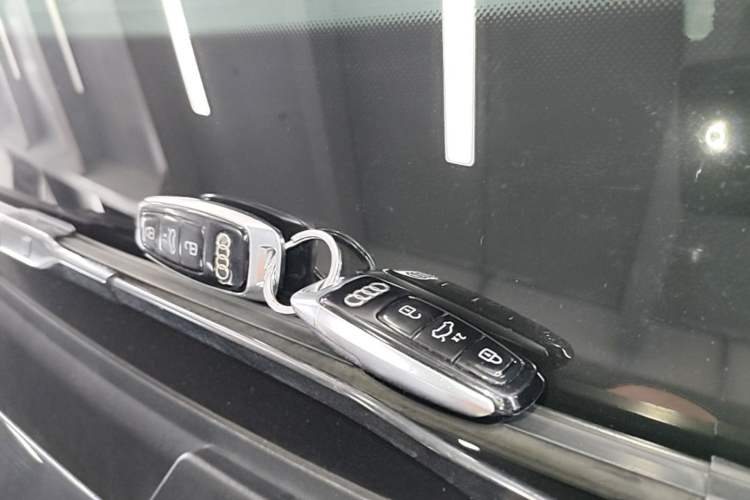 Used Audi e-tron 2019 55 quattro Technology Edition Interior 1