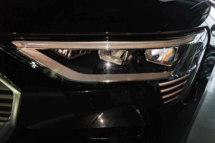 Used Audi e-tron 2019 55 quattro Technology Edition Left Front Headlight