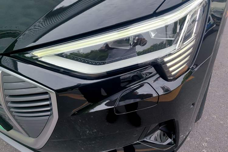 Used Audi e-tron 2019 55 quattro Fashion Edition Left Front Headlight