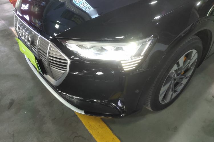 Used Audi e-tron 2019 55 quattro Technology Edition Left Front Headlight
