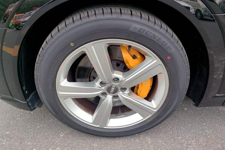 Used Audi e-tron 2019 55 quattro Fashion Edition Left Front Wheel Hub