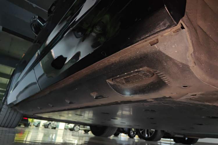 Used Audi e-tron 2019 55 quattro Technology Edition Left Side Sill