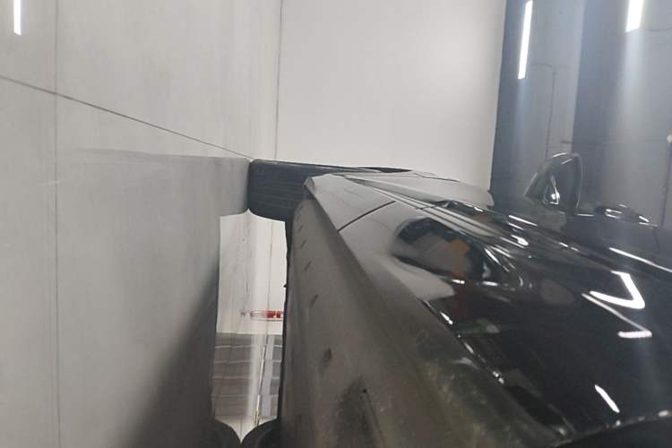 Used Audi e-tron 2019 55 quattro Fashion Edition Left Side Sill