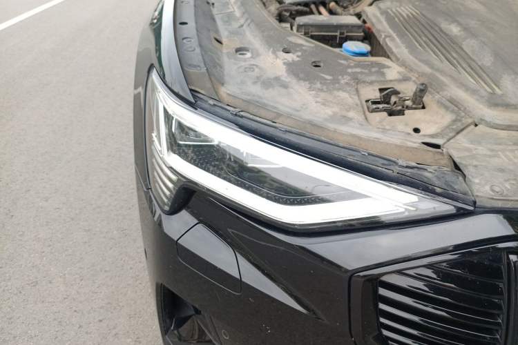 Used Audi e-tron 2019 55 quattro Technology Edition Right Front Headlight