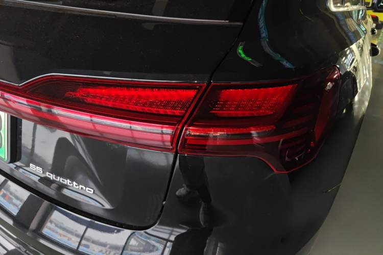 Used Audi e-tron 2019 55 quattro Technology Edition Right Rear Taillight