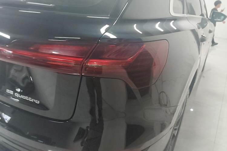 Used Audi e-tron 2019 55 quattro Fashion Edition Right Rear Taillight