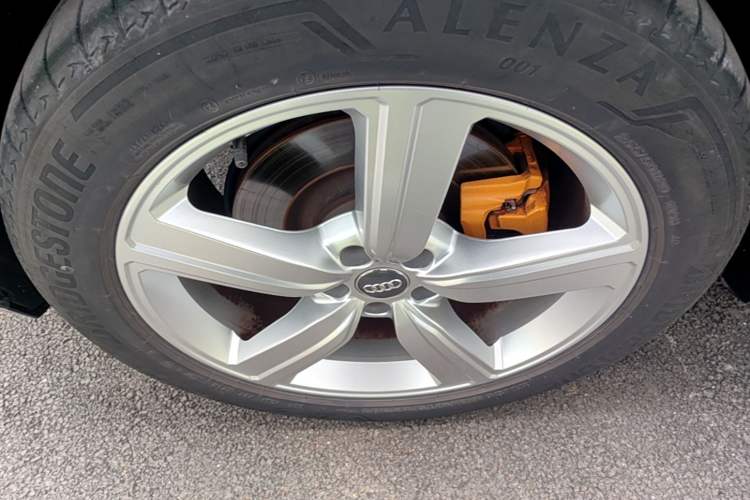 Used Audi e-tron 2019 55 quattro Fashion Edition Right Rear Wheel Hub