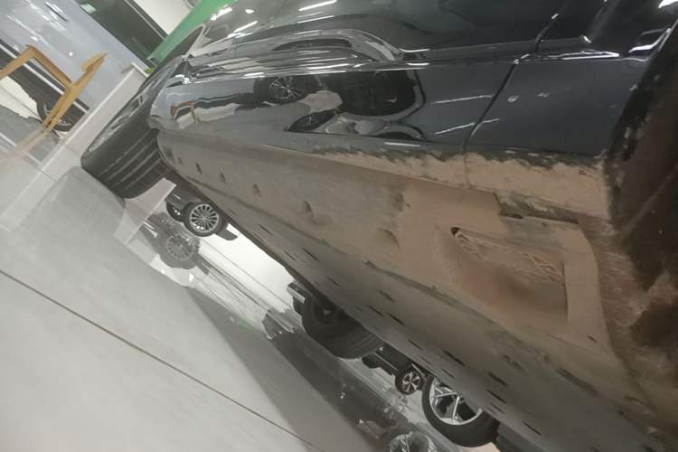 Used Audi e-tron 2019 55 quattro Technology Edition Right Side Sill