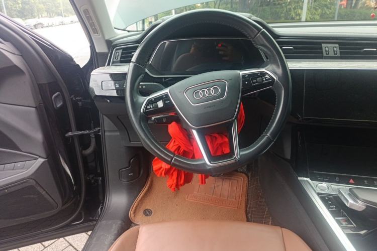 Used Audi e-tron 2019 55 quattro Fashion Edition Steering Wheel