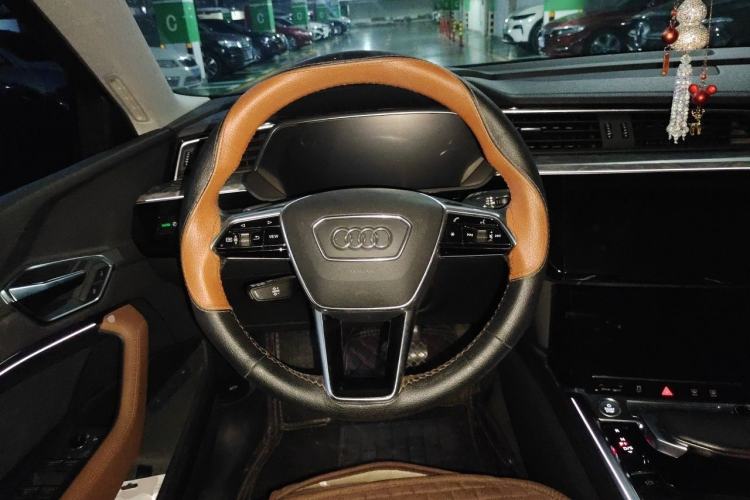 Used Audi e-tron 2019 55 quattro Technology Edition Steering Wheel