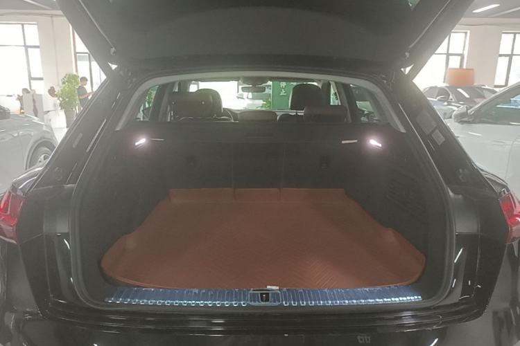 Used Audi e-tron 2019 55 quattro Technology Edition Trunk
