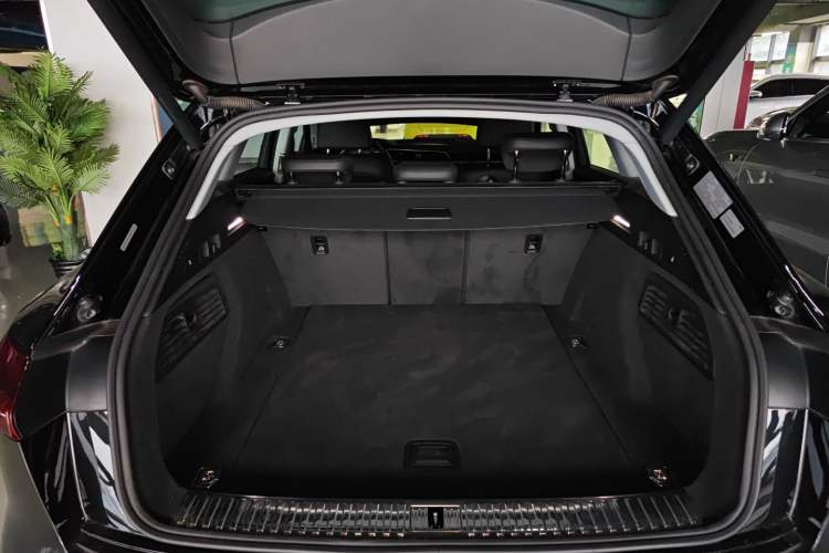 Used Audi e-tron 2019 55 quattro Technology Edition Trunk