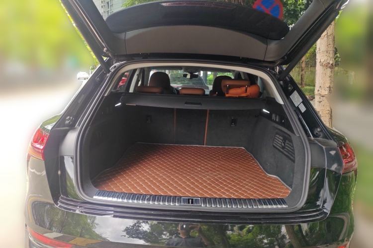 Used Audi e-tron 2019 55 quattro Fashion Edition Trunk