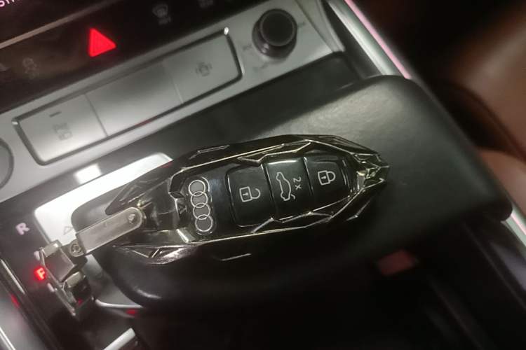 Used Audi e-tron 2019 55 quattro Technology Edition Vehicle Key