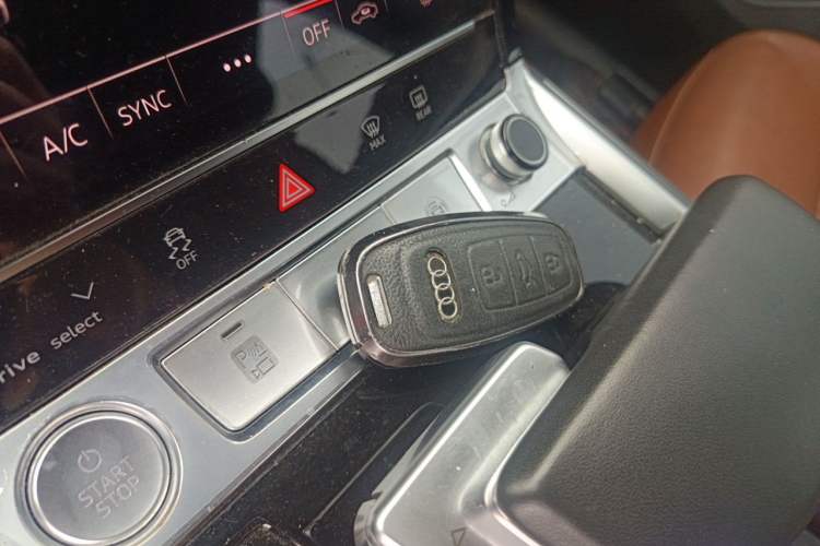 Used Audi e-tron 2019 55 quattro Fashion Edition Vehicle Key